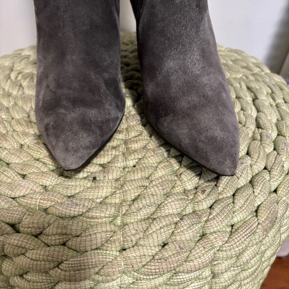 Stuart Weitzman Wren Gray Suede Sock Ankle Boots Size 8 - Picture 6 of 10